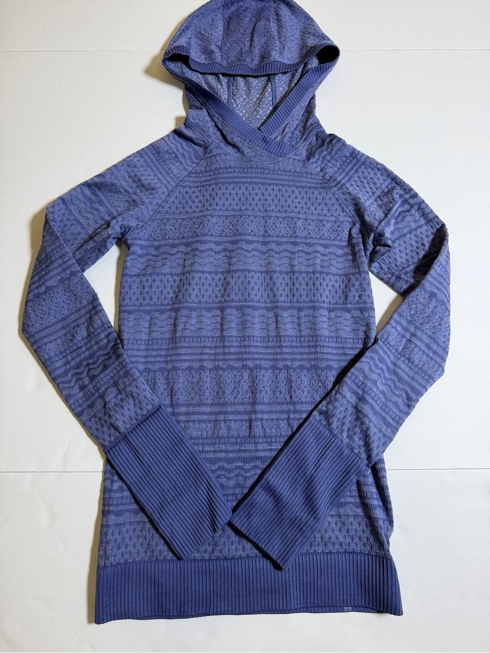 Lululemon Lightweight Hooded Pullover in Heathered Blue Size 4